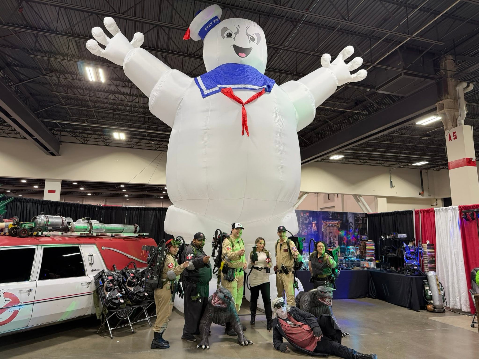 Fan expo floor coverage